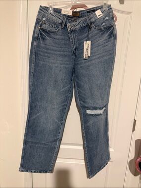 Judy Blue Medium Blue Wide-Leg Distressed Jeans (Dad Jean)